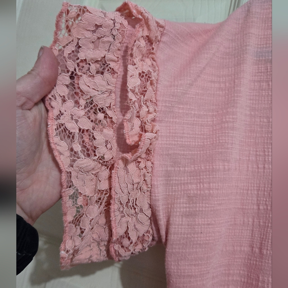 Ava & Viv Pink Lace Sleeve V-Neck Top